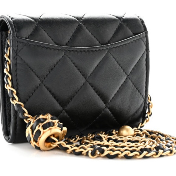 CHANEL Lambskin Quilted Pearl Crush Card Holder With Chain Black - Picture 5 of 11